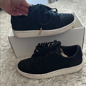 Nike Black Sneakers